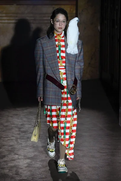 Look 43